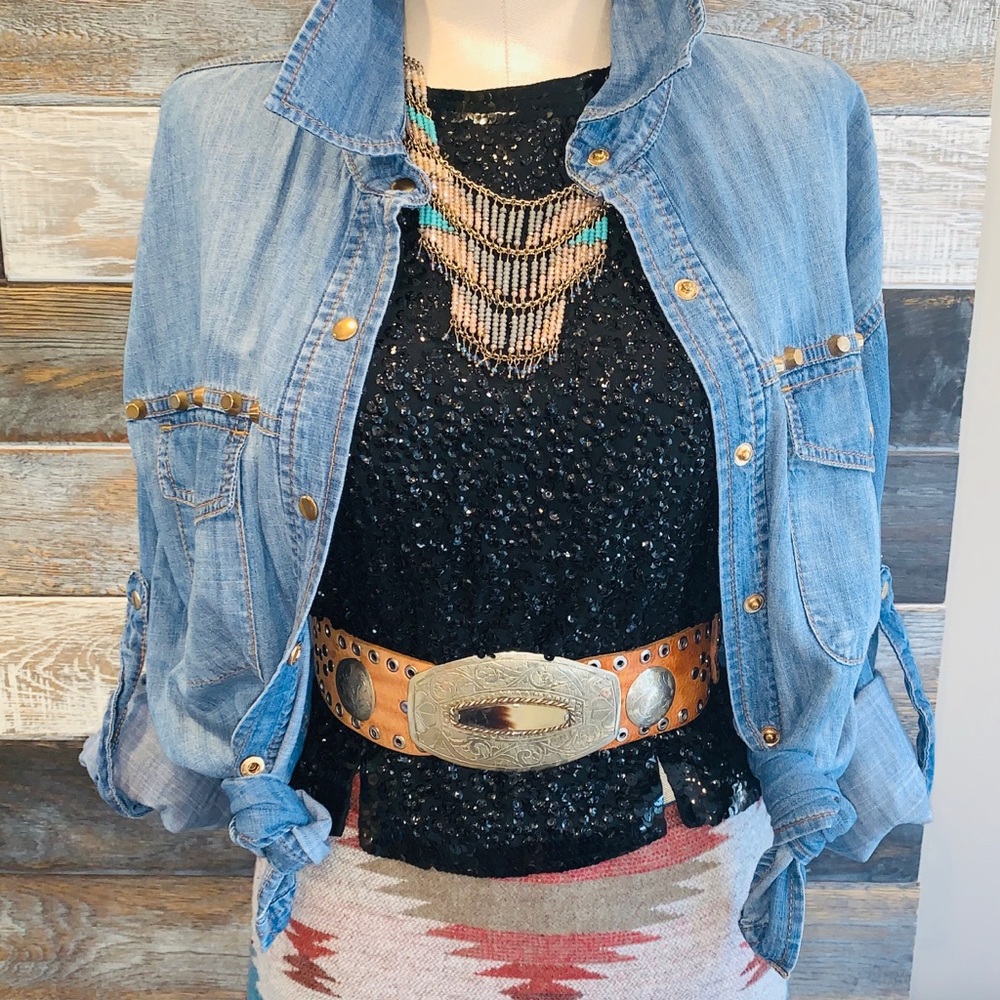 ⬇️$135 Distress denim shirt gold studs